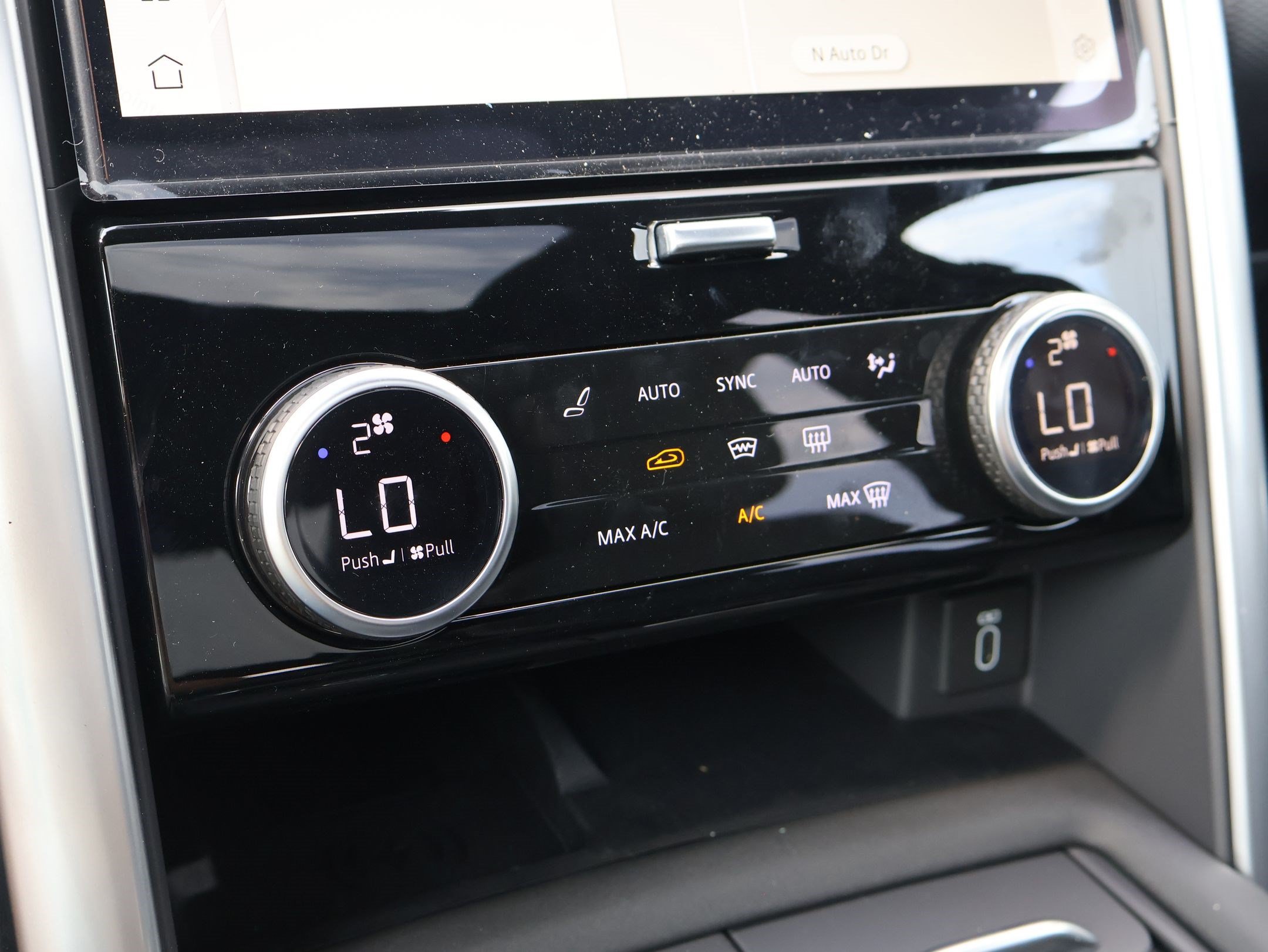 New 2026 Land Rover Discovery Dynamic SE AWD/4WD image 18