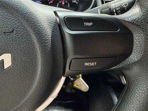 Used 2022 Kia Rio LX image 26
