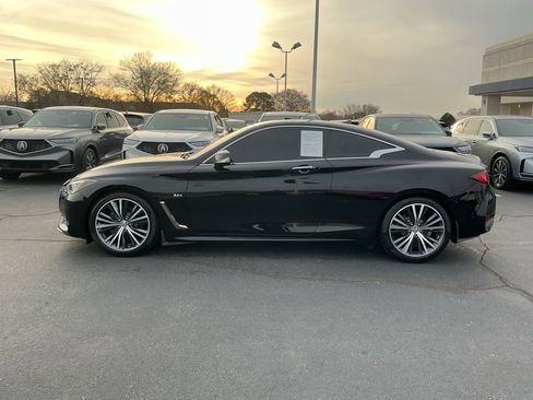 Used 2019 INFINITI Q60 3.0t Luxe w/ Essential Package image 2