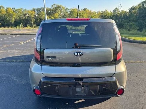 Used 2016 Kia Soul + FWD image 4