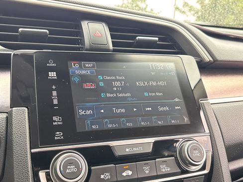 Used 2016 Honda Civic Touring image 22