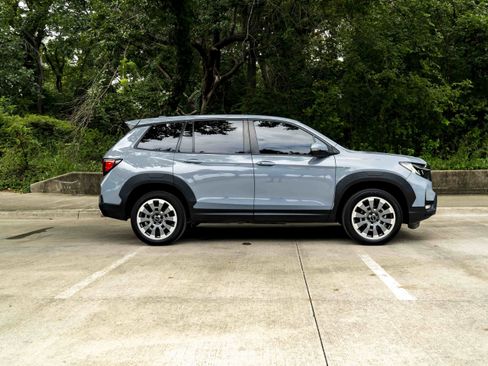 Used 2025 Honda Passport EX-L image 10