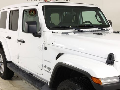 Used 2022 Jeep Wrangler Unlimited Sahara w/ LED Lighting Group AWD/4WD image 39