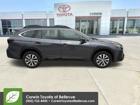Used 2025 Subaru Outback AWD/4WD image 4