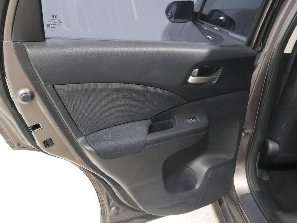 Used 2015 Honda CR-V LX image 18