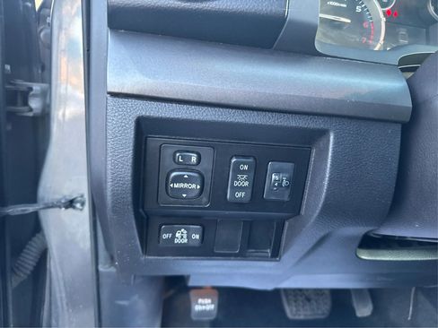 Used 2017 Toyota Tundra SR5 image 21