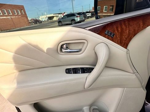 Used 2017 INFINITI QX80 4WD w/ Deluxe Technology Package image 23