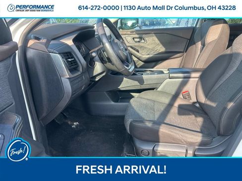 Used 2022 Nissan Rogue S FWD image 12