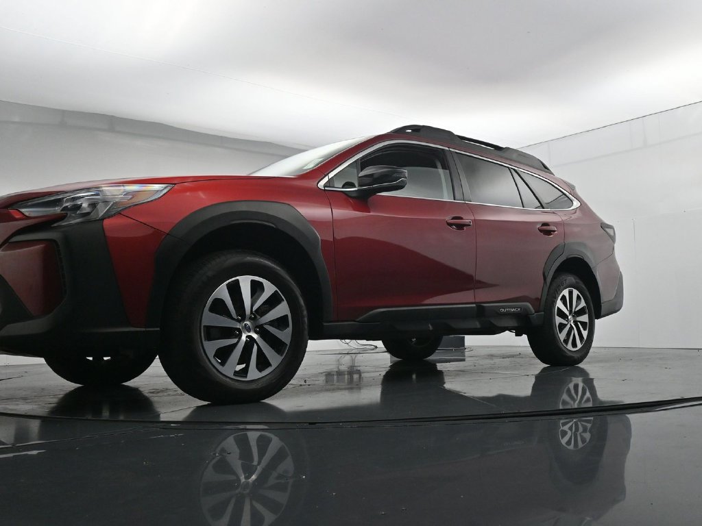 Used 2024 Subaru Outback Premium AWD/4WD image 34