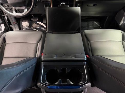 Used 2023 Ford F150 Lightning Lariat image 35