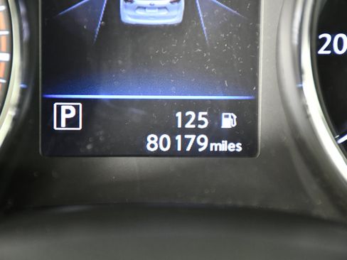 Used 2018 Nissan Rogue SV w/ Premium Package image 17