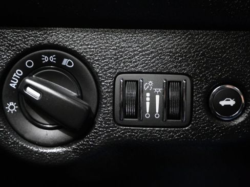 Used 2019 Dodge Challenger SXT RWD image 14