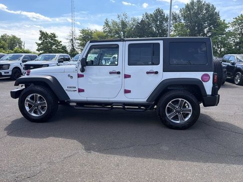 Used 2018 Jeep Wrangler Unlimited Sport S AWD/4WD image 2