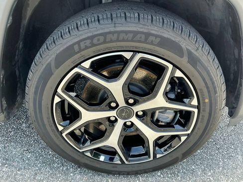 Used 2025 Jeep Compass Limited AWD/4WD image 18