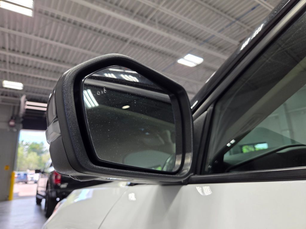 Used 2021 Ford Explorer Limited AWD/4WD image 16