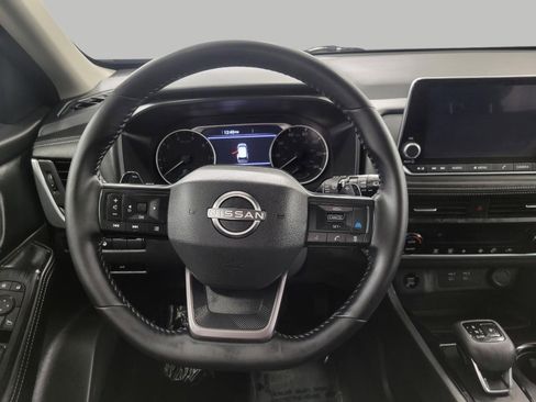 Used 2025 Nissan Rogue SV AWD/4WD image 5