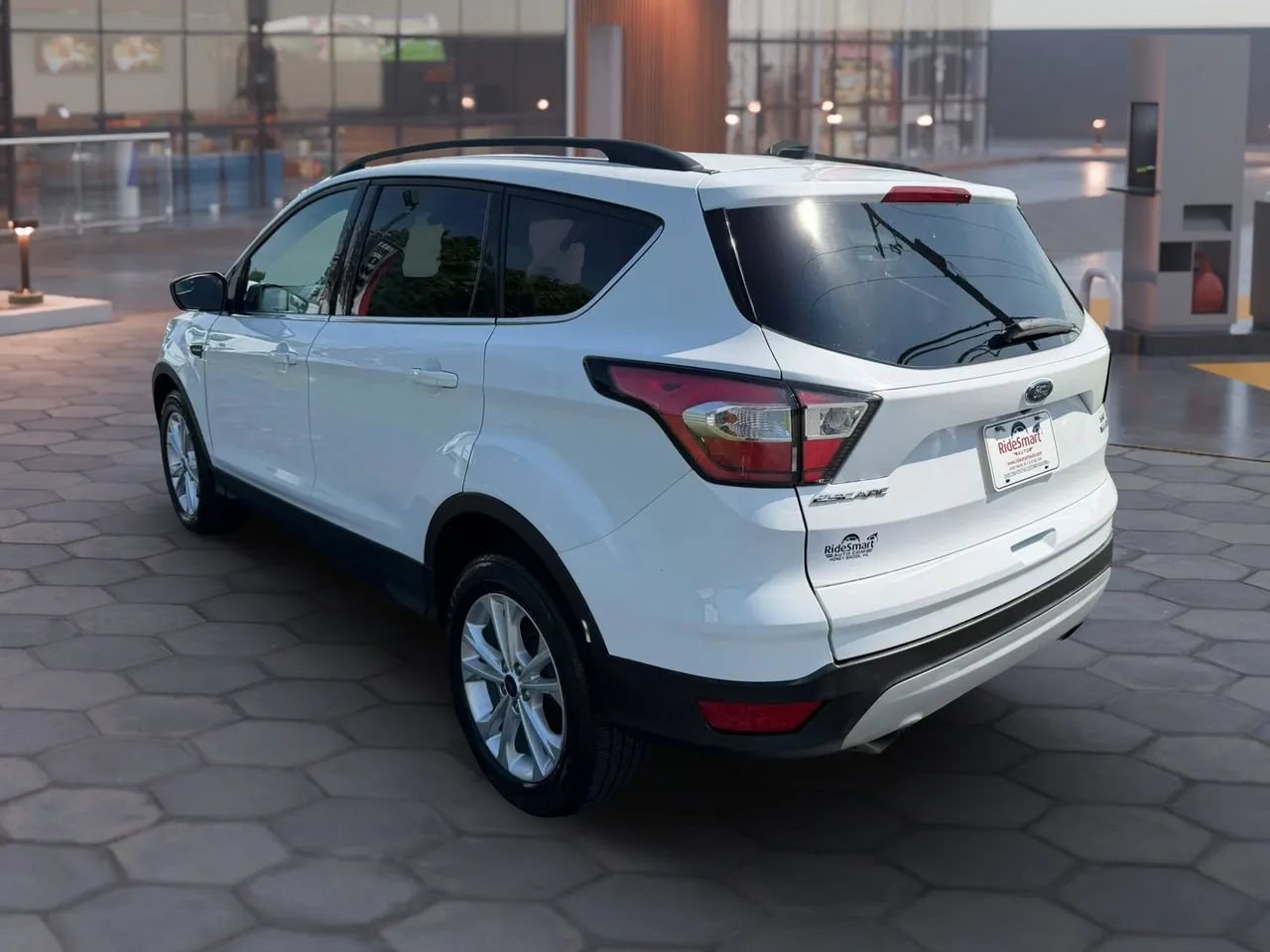 Used 2018 Ford Escape SE AWD/4WD image 8