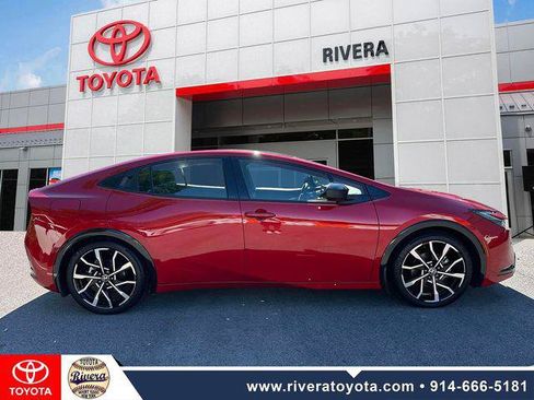 Certified 2026 Toyota Prius Plug-In Hybrid FWD image 8