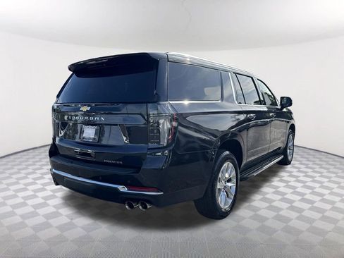 Used 2025 Chevrolet Suburban Premier RWD image 5
