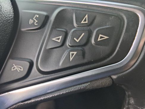 Used 2018 Chevrolet Equinox LT image 26