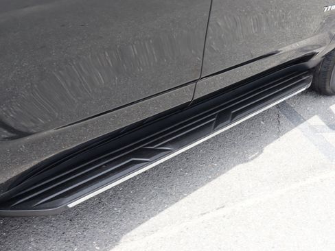 Used 2025 Chevrolet Tahoe Premier AWD/4WD image 12