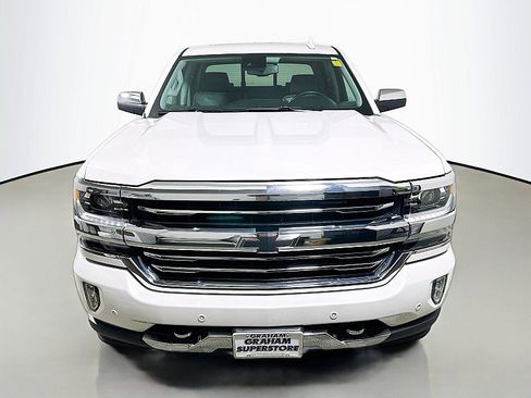 Used 2018 Chevrolet Silverado 1500 High Country AWD/4WD image 2