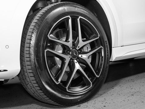 New 2026 Mercedes-Benz GLE 53 AMG 4MATIC Coupe image 32