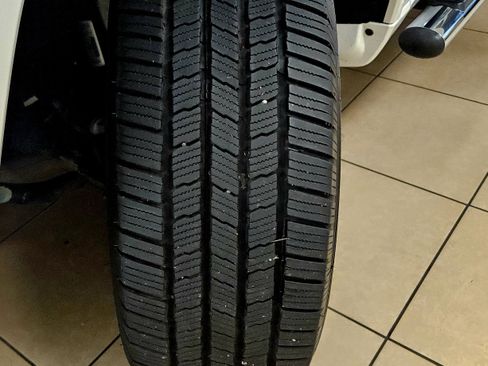 Used 2021 Jeep Grand Cherokee Overland AWD/4WD image 46