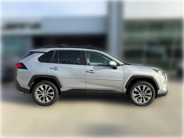 Used 2021 Toyota RAV4 XLE Premium FWD image 9