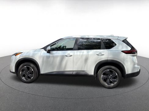 Used 2026 Nissan Rogue SV FWD image 4