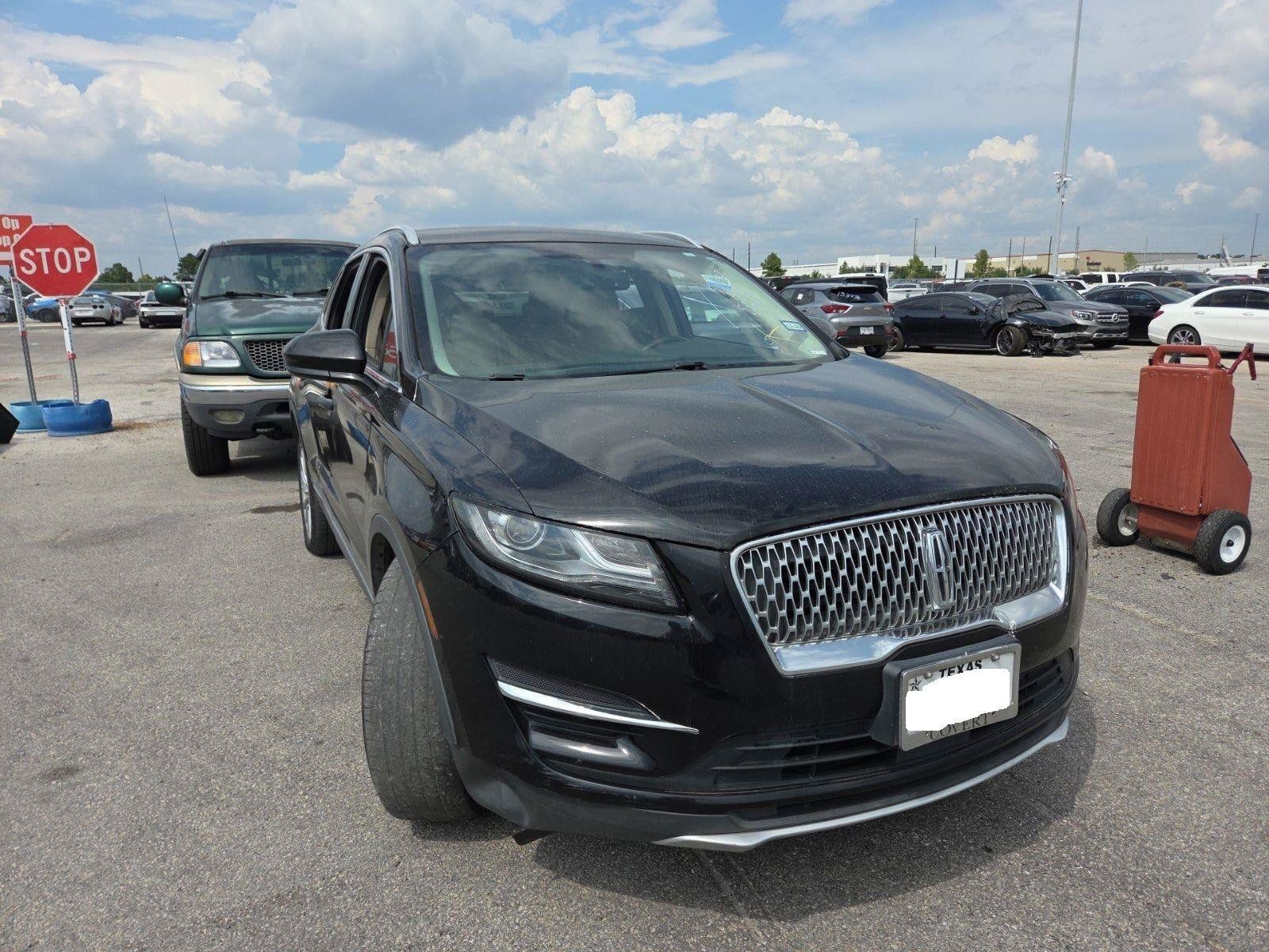 Used 2019 Lincoln MKC Premiere FWD image 2