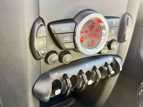 Used 2011 MINI Cooper Hardtop FWD image 19