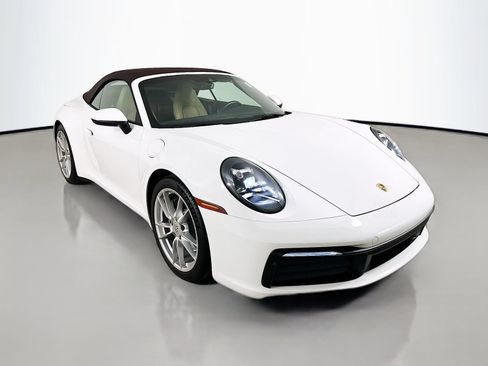 Used 2024 Porsche 911 Carrera RWD image 3