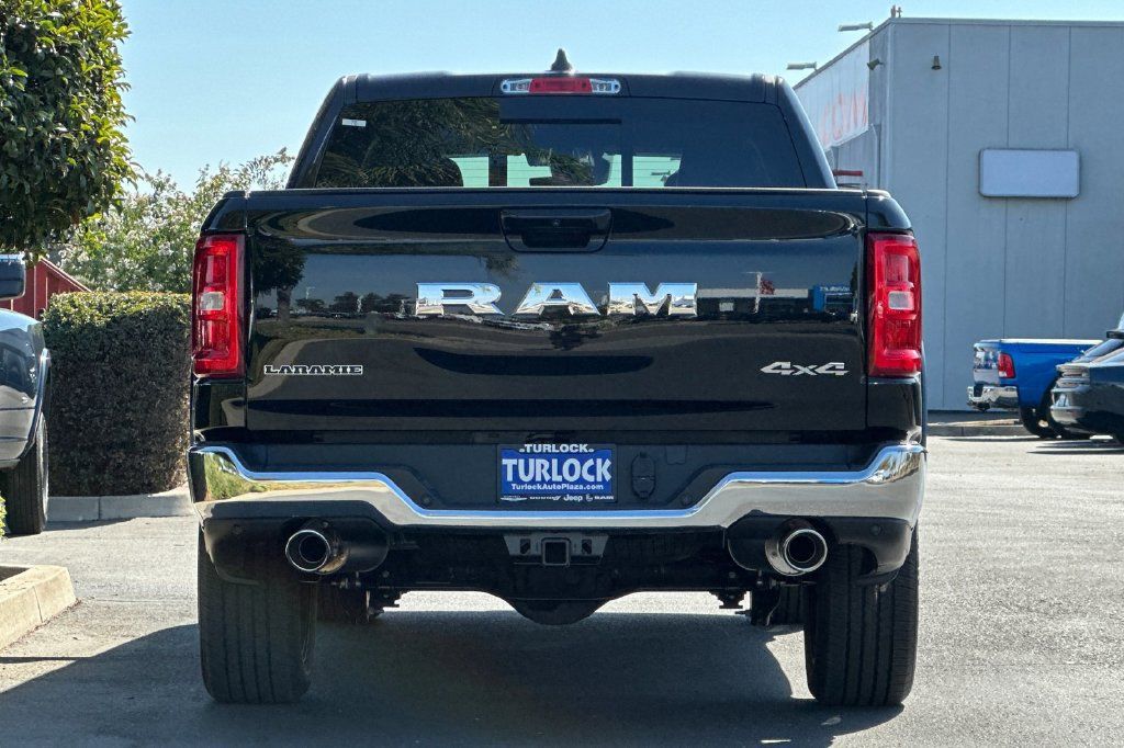 New 2026 RAM 1500 Laramie AWD/4WD image 4
