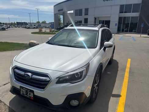 Used 2018 Subaru Outback 2.5i Limited AWD/4WD image 9