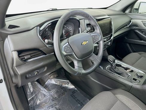 Used 2023 Chevrolet Traverse LT image 16