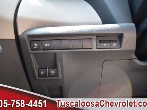 Used 2023 Toyota Sienna XLE FWD image 45