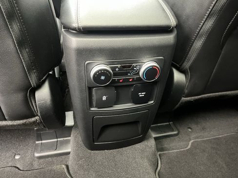 Used 2023 Ford Explorer Limited w/ Limited Technology Package image 15