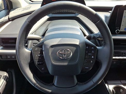 Used 2025 Toyota Prius LE FWD image 18