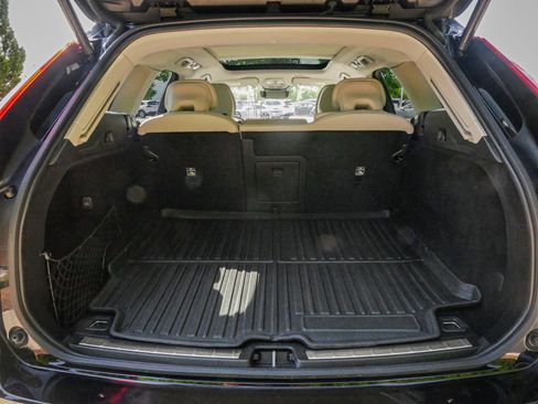 Used 2022 Volvo XC60 B5 Inscription w/ Advanced Package FWD image 32