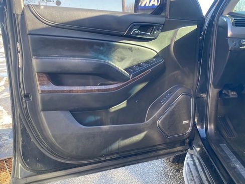 Used 2018 Chevrolet Suburban LT RWD image 10