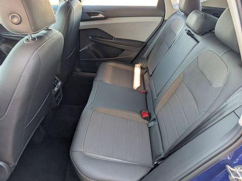 Used 2024 Volkswagen Taos SE image 26