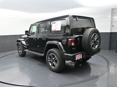Used 2023 Jeep Wrangler Unlimited Sahara w/ Cold Weather Group image 5