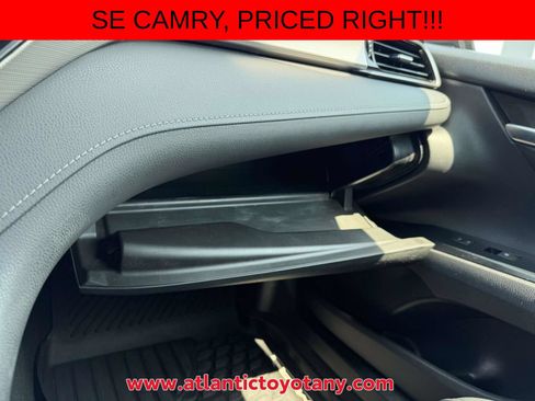 Used 2019 Toyota Camry SE w/ Convenience Package FWD image 38