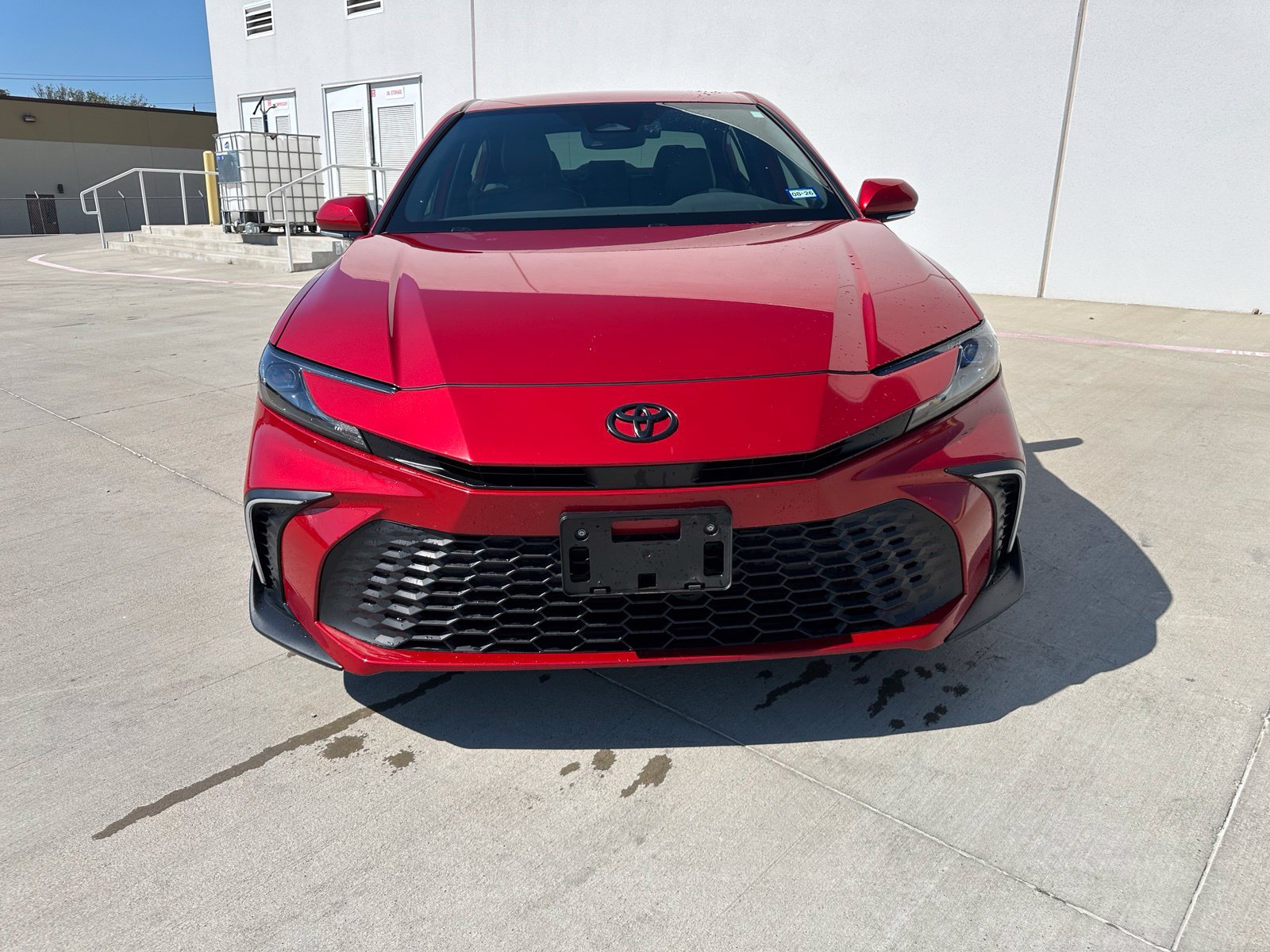 Used 2025 Toyota Camry SE FWD image 2