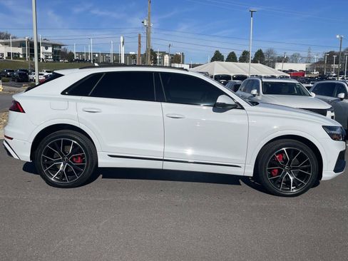 Used 2022 Audi Q8 Premium Plus image 8