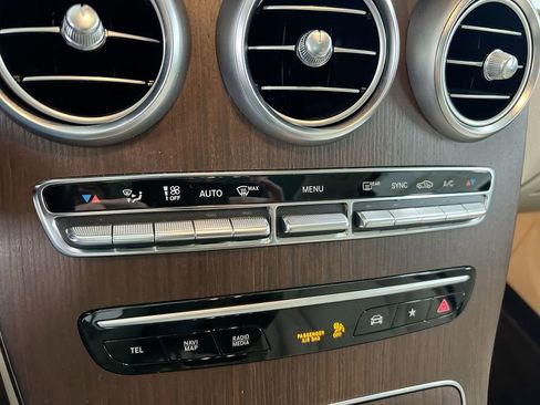 Used 2022 Mercedes-Benz GLC 300 4MATIC image 16