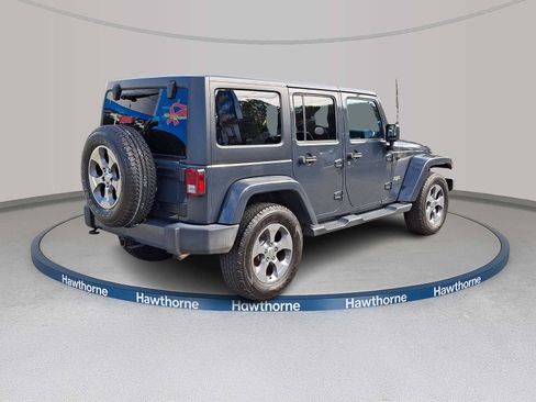 Used 2016 Jeep Wrangler Unlimited Sahara w/ Connectivity Group AWD/4WD image 6
