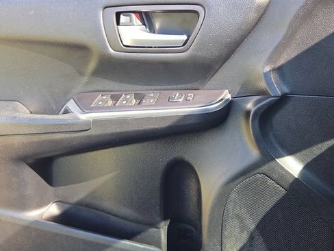Used 2016 Toyota Camry SE FWD image 26