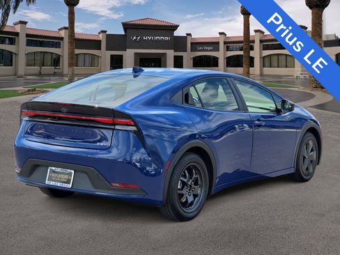 Used 2023 Toyota Prius LE FWD image 8